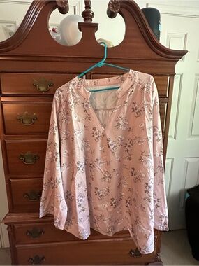 Women's Pink Floral V-Neck Long Sleeve Blouse